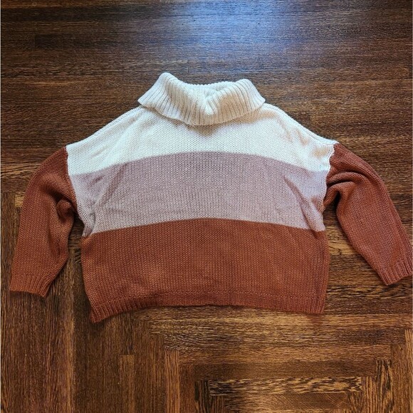 Sweater Bundle 2 size large sweaters Beach Lunch Lounge - Picture 6 of 7